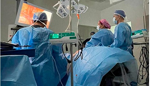 Cirugía Laparoscópica de Colon